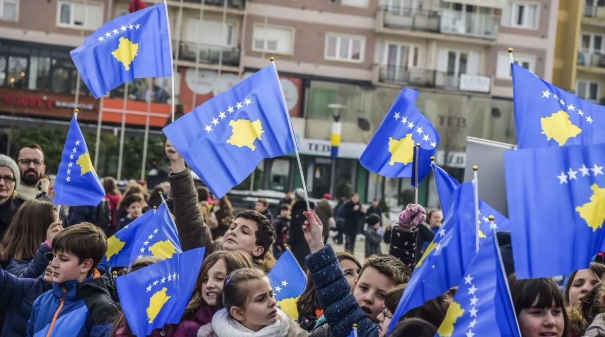 Kosova sot 15 vjet shtet i pavarur dhe sovran!