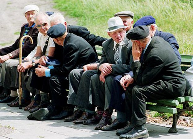 Pensionistët kërkojnë reformë të skemës pensionale e sociale: S’mund të mbijetosh me 100 euro në muaj