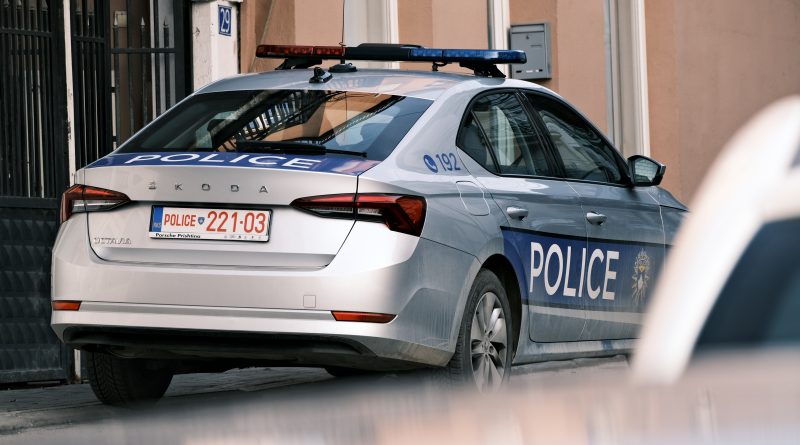 I futen 7 mijë euro false në postë, policia arreston dy persona