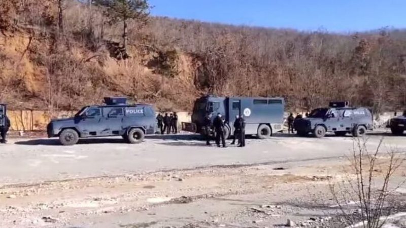 Rrezikohet polici i Kosovës në veri, qëllon me armë në veturën që nuk iu ndal