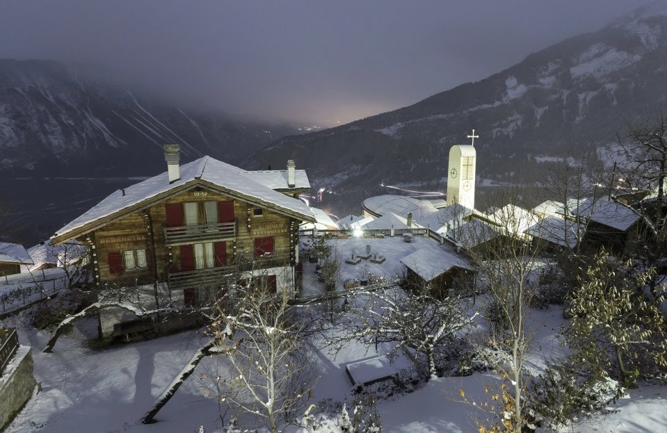 Fshati i bukur zviceran ofron 56 mijë € për njerëzit që zhvendosen atje