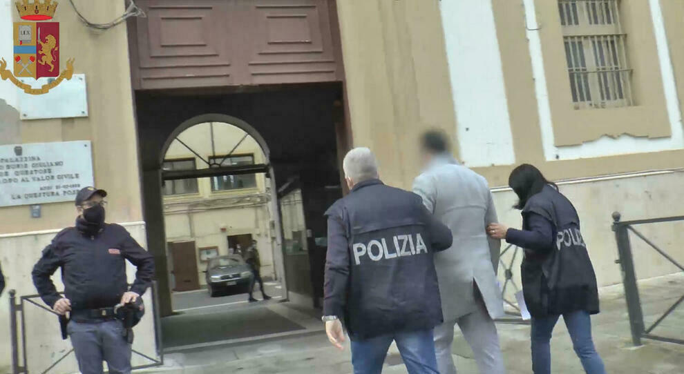 Prindërit shqiptarë tentojnë të braktisin djalin e mitur në Itali, dalin zbuluar shpejt