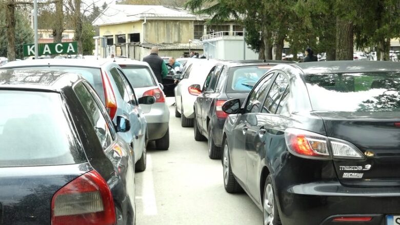 Kaos në Qendrën Klinike në Shkup, Mixhiti: Rregullimi i parkingut, prioritet
