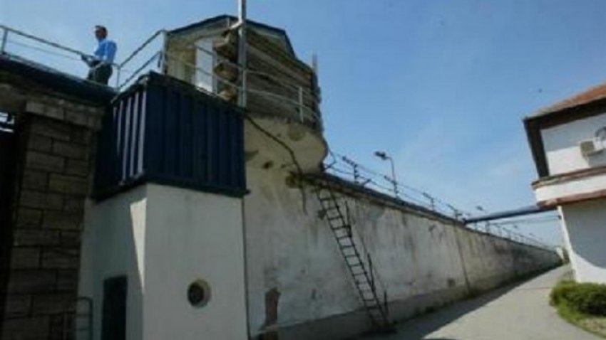 Përleshje fizike mes dy grupeve në burgun e Idrizovës, Policia jep detajet