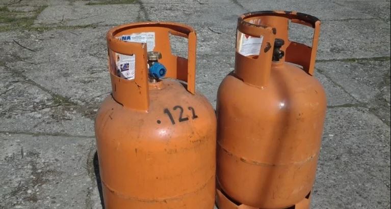 Gjendet pa shenja jete burri në Gjirokastër, dyshohet se është asfiksuar nga rrjedhja e bombolës së gazit