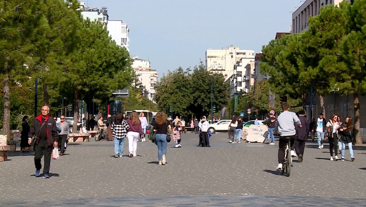 Një grimcë njerëzish kanë 60% të parave të vendit, 900 mijë shqiptarë me 100 lek në llogari