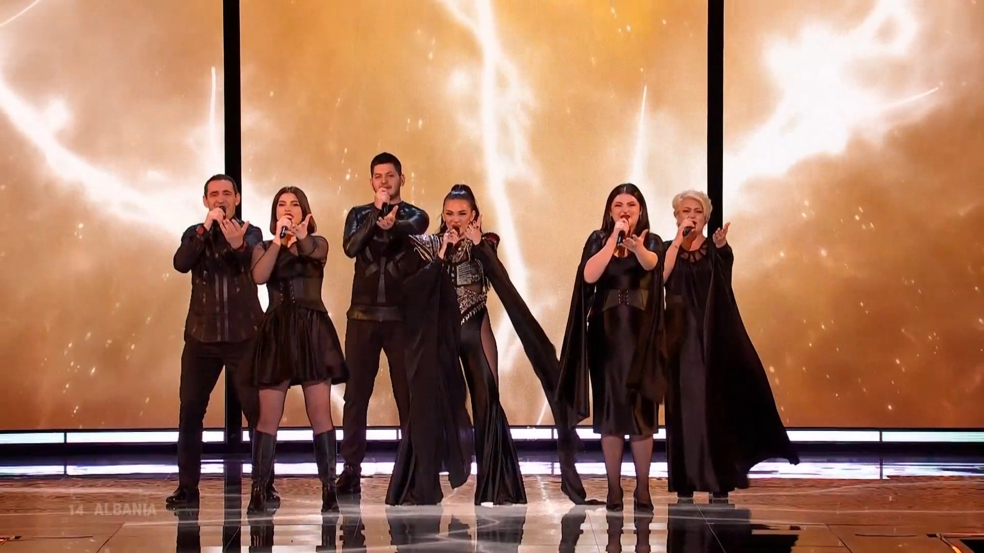 Shqipëria në finalen e Eurovision, Albina dhe Familja Kelmendi ia dalin