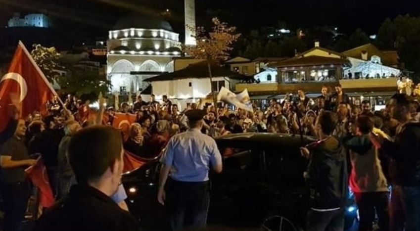Erdogan drejt fitores,pritet të nis festa në Prizren