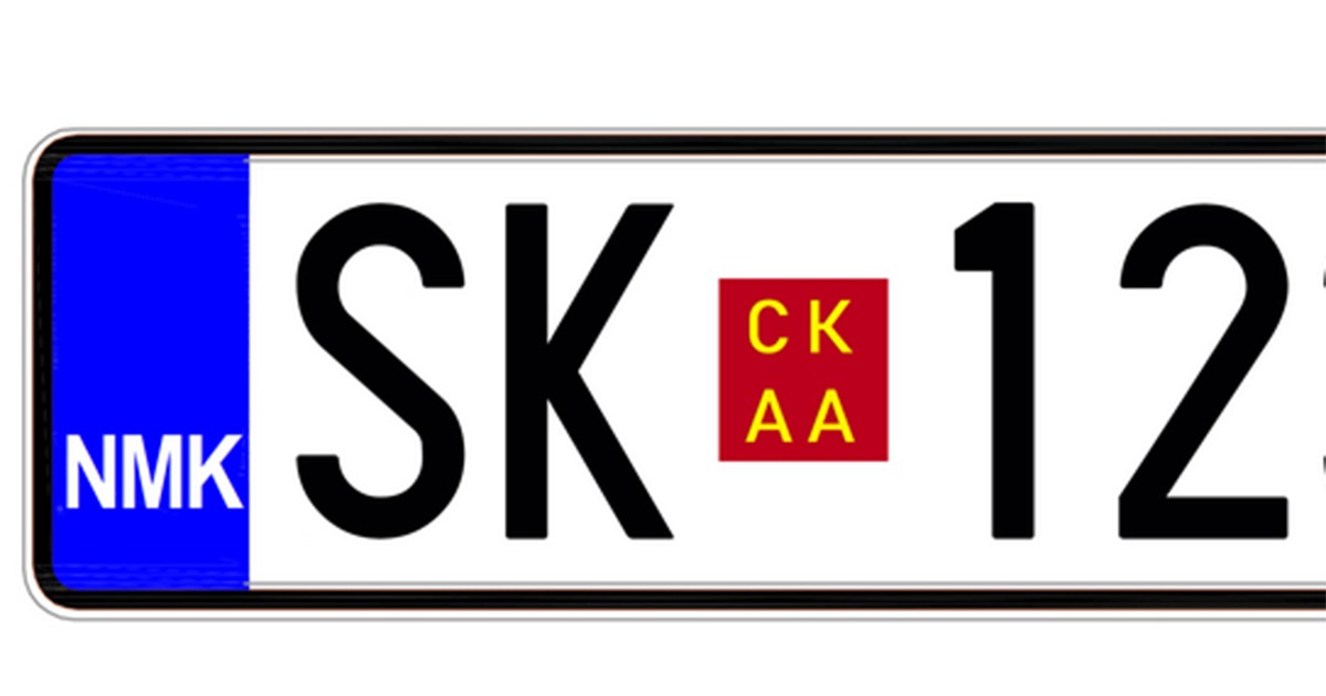 Stiker “NMK” në vend të targave të reja