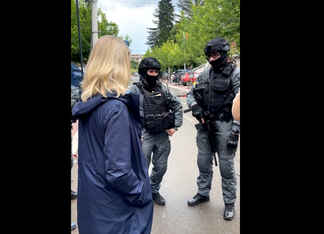 Viola Von Cramon përplaset me Policinë e Kosovës në veri: Çka dreqin ju solli këtu, ku është kërcënimi?