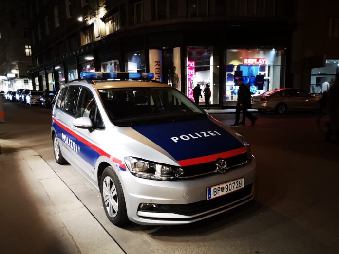 Rrahet dhe grabitet një kosovar në Austri