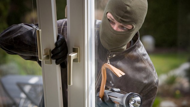 Policia përplaset me hajnat në Malishevë, gjuhen me armë në distancë prej 15 metrash