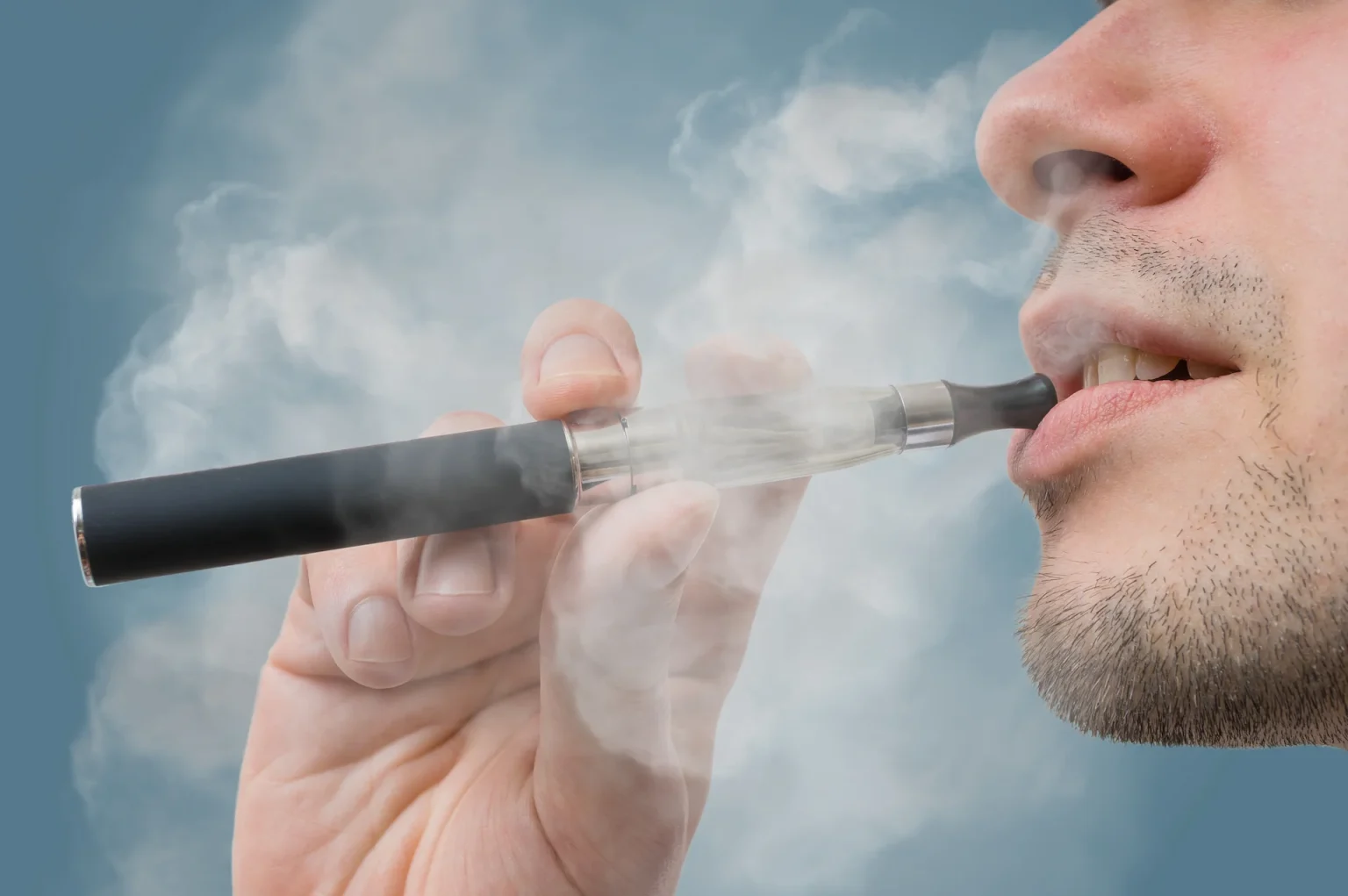 Ky shtet sapo ndaloi përdorimin e cigareve elektronike