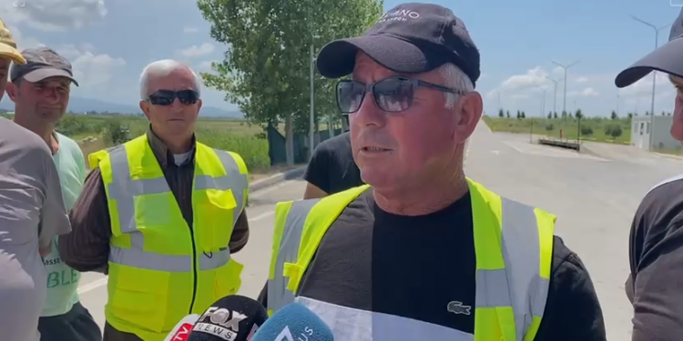 Pa rroga dhe pa sigurime shoqërore, punonjësit e inceneratorit të Fierit dalin në protestë