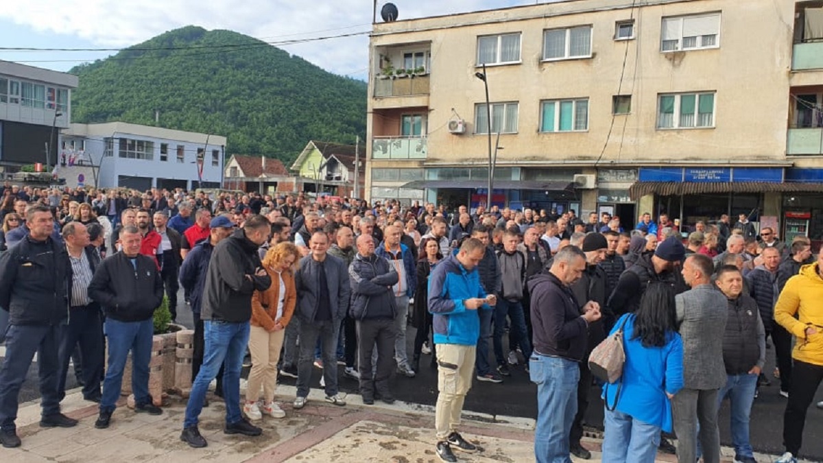 Tentohet hyrja me forcë e serbëve në komunën e Zveçanit