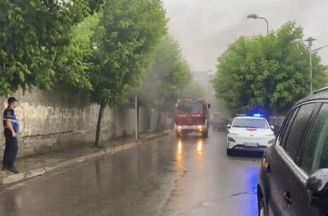 Zjarr në zyrat e SHISH-it në Elbasan, nuk dihen shkaqet