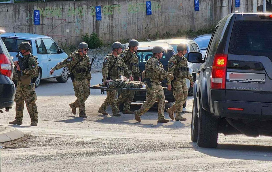 NATO e shqetësuar me situatën, nis trupa shtesë për në Kosovë