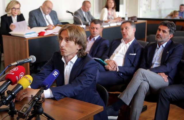 E bujshme nga Kroacia, Luka Modriç akuzohet penalisht për dëshmi të rremë