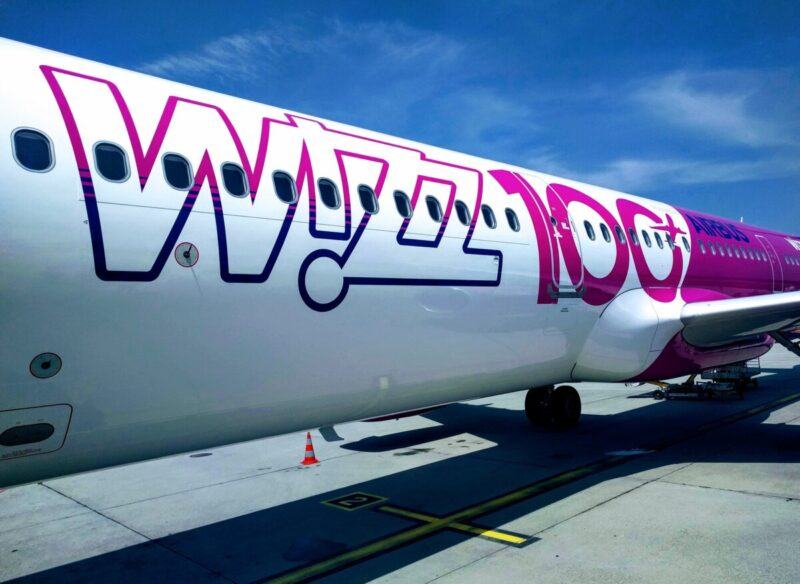 Media italiane denoncon “Wizz Air”: Braktisi në aeroportin e Barit delegacionin e Kalabrisë që do vinte në Shqipëri
