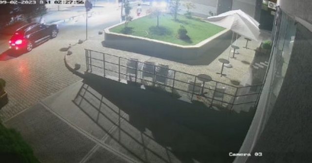 “Të mbeta në dorë o Bekim”/ Video e dhunës ndaj policit dhe vëllait të tij, ulërima e të qara