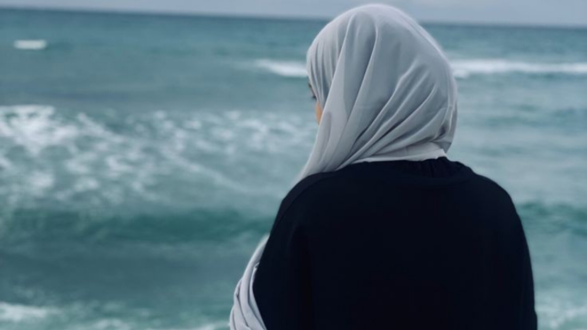 U dhunua nga policia pasi nuk vendosi hixhabin, e reja iraniane pëson vdekje klinike