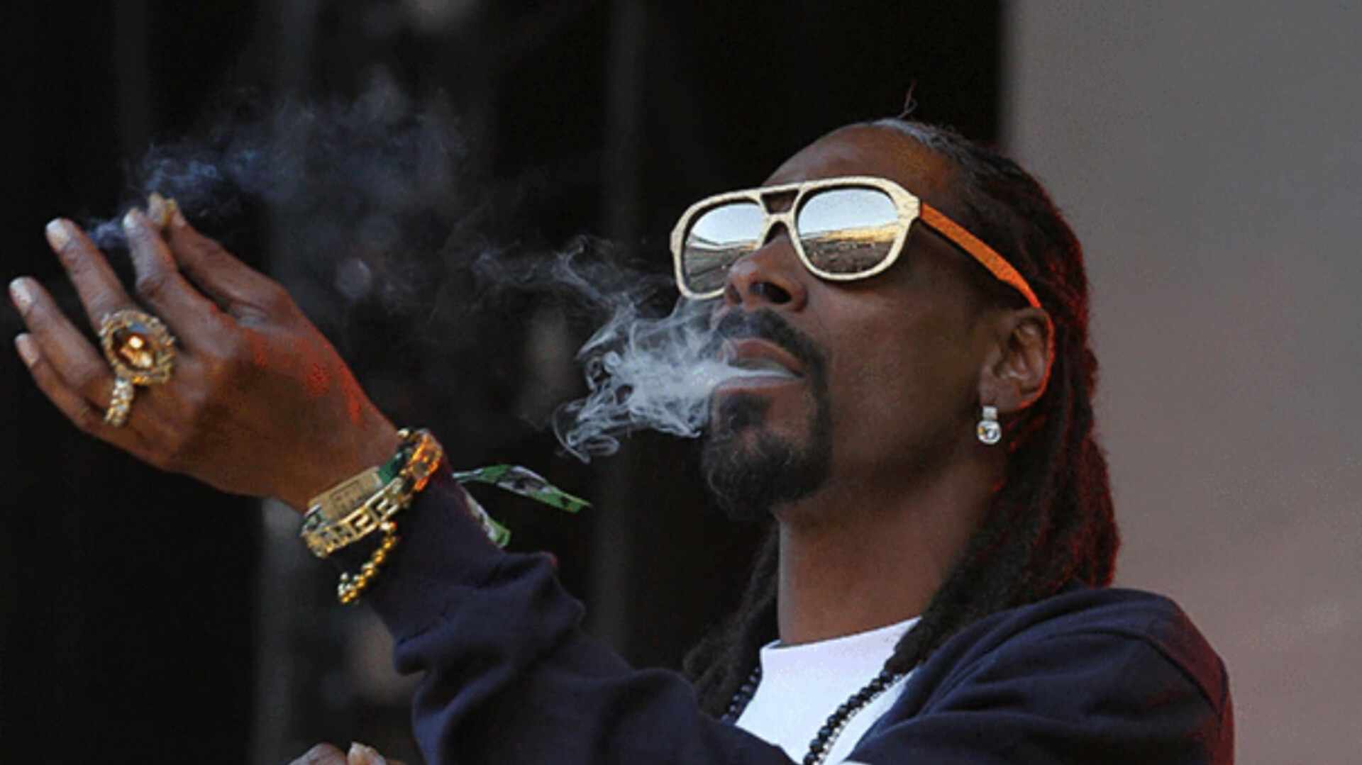 Snoop Dogg nuk hoqi dorë nga droga, e gjitha një marifet marketingu