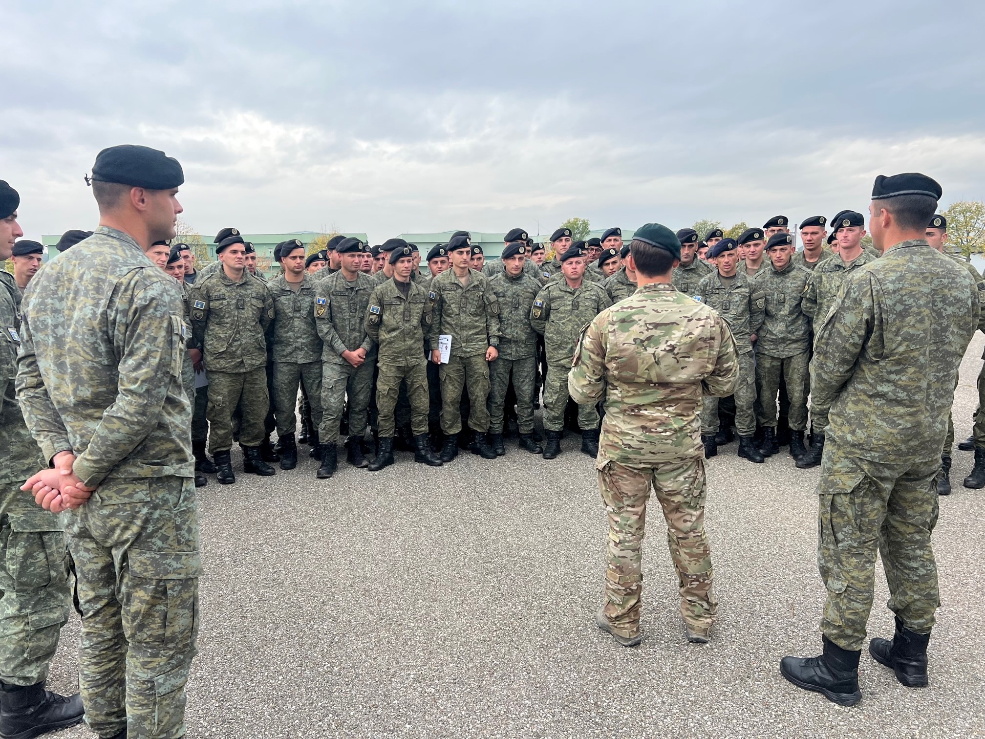 Ushtarët e FSK-së mësojnë nga Forcat e Operacioneve Speciale të SHBA-së, Ambasada amerikane: Bashkë më të fortë