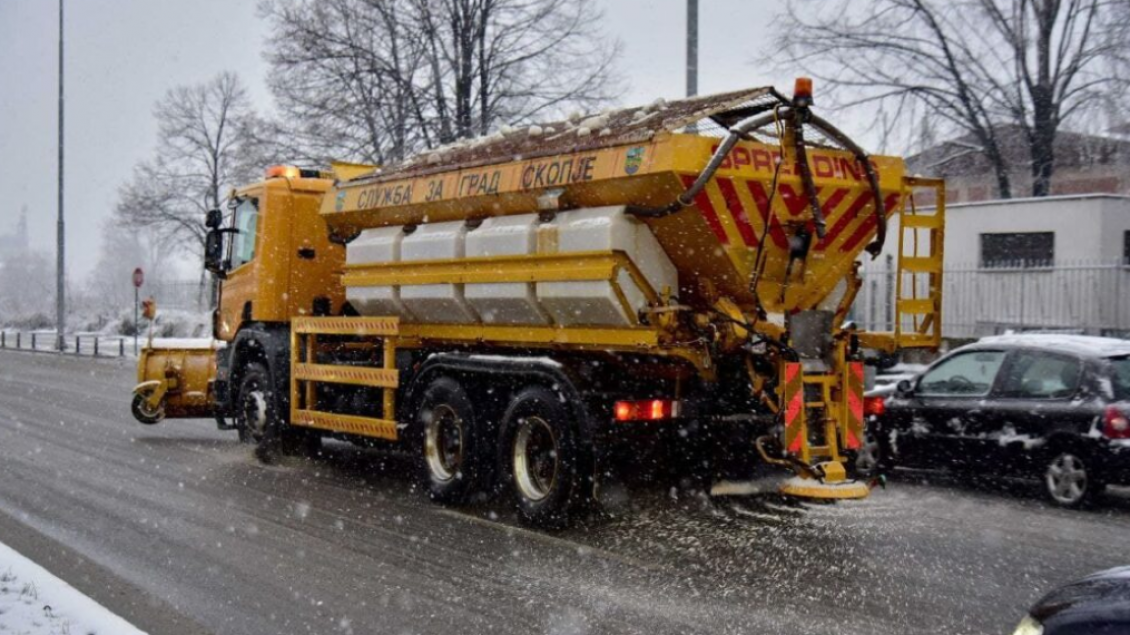 Një kompani private do ta pastrojë Shkupin gjatë dimrit për 65 milion denarë