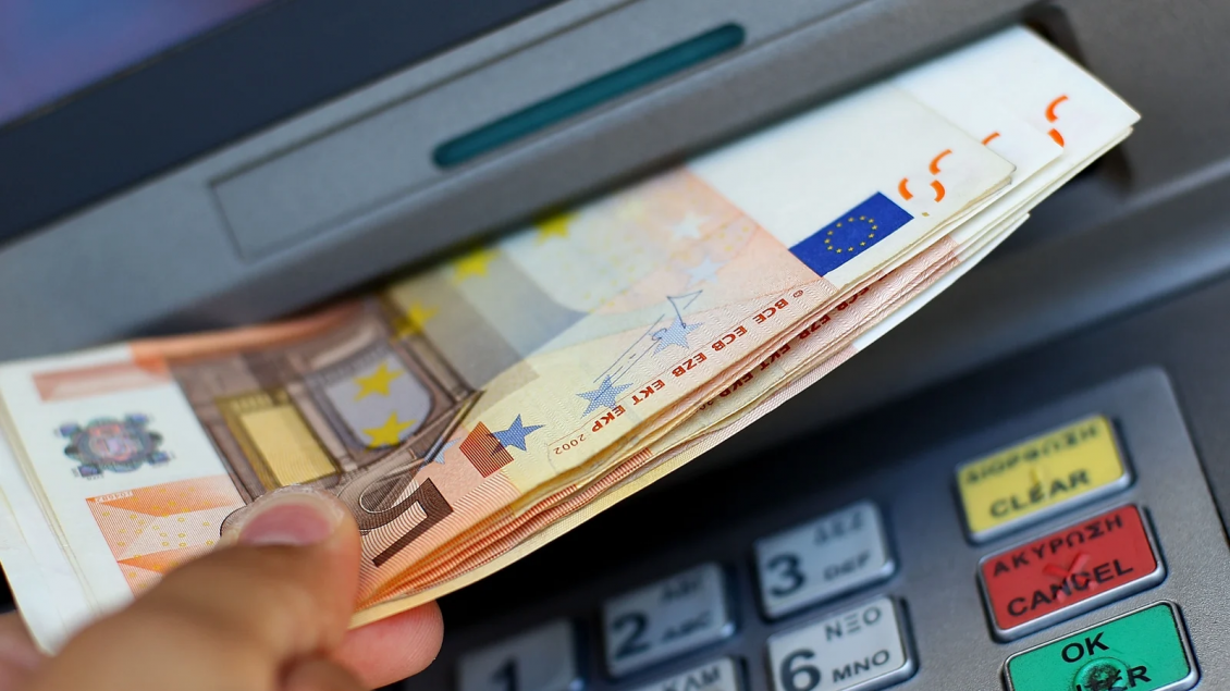 BQK: Dërgesat e mërgatës deri në muajin tetor arrijnë në 1.2 miliard euro