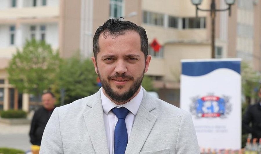 Abuzime me tendera, pezullohet nga detyra prefekti i Kukësit Granit Gjana