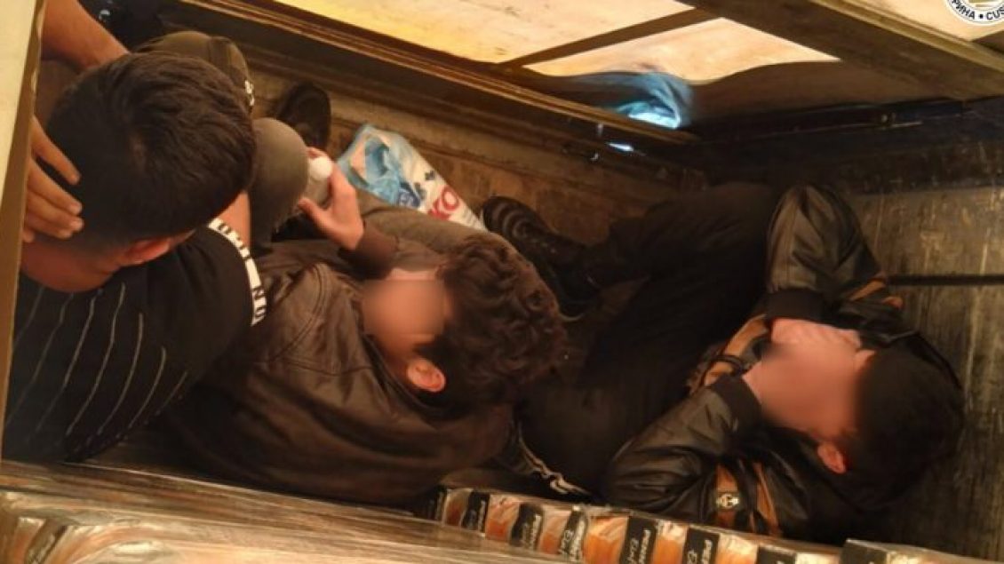 Aksidetohet një veturë me migrantë në afërsi të Strumicës, ka të lënduar