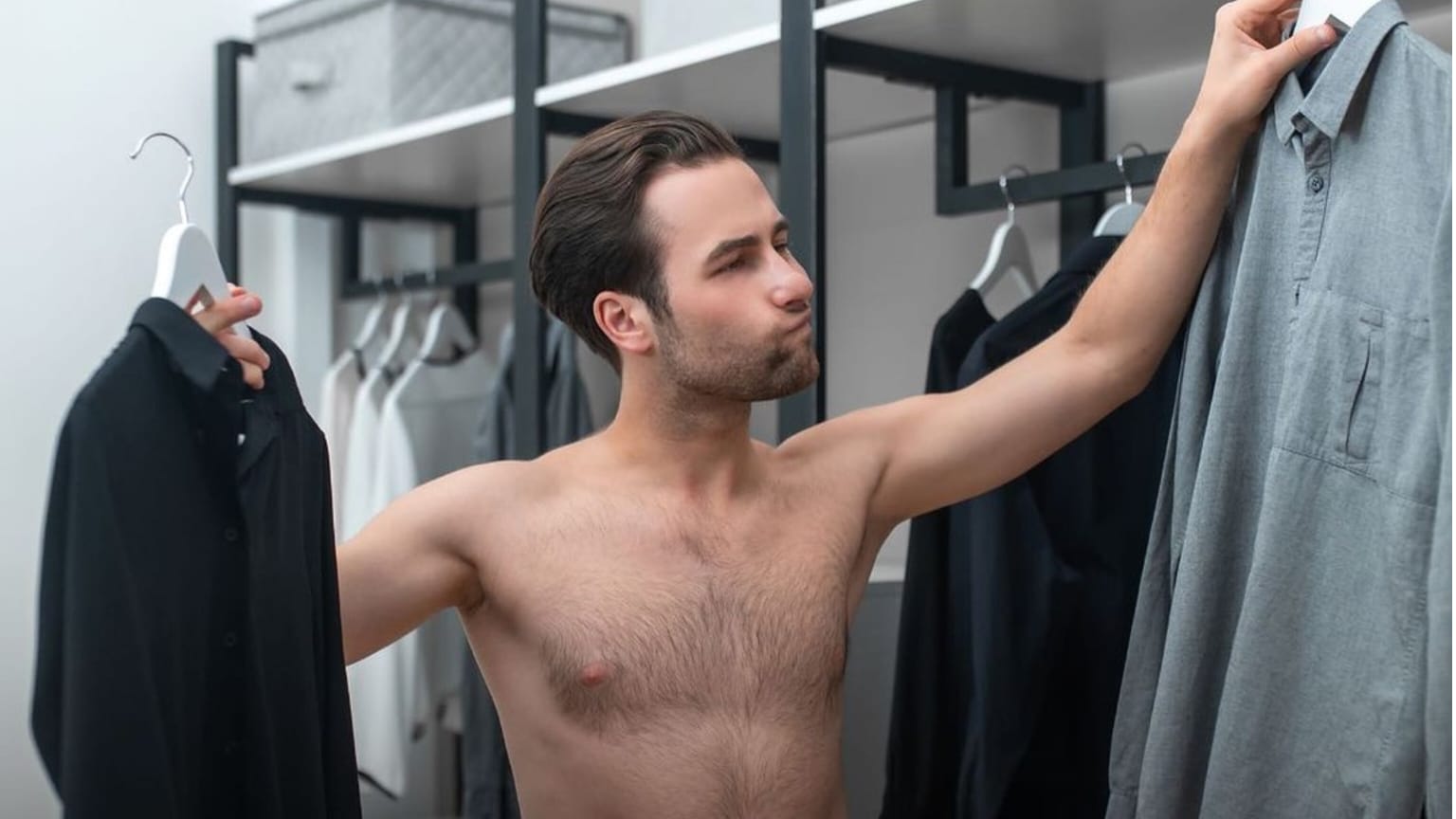 Sondazhi zbulon se 20% e meshkujve veshin të njëjtat rroba për një javë