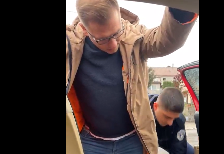 Arrestohet në veri politikani serb, pamjet i publikon në Facebook