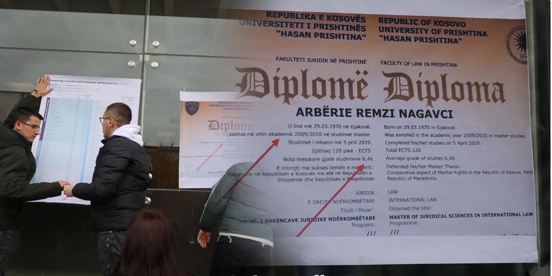 Pasi Kosova renditet e fundit në Testin PISA, studentët me aksion para MAShTI-it