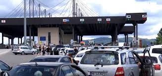 Në Jarinje deri në një orë pritja për të dalë nga Kosova
