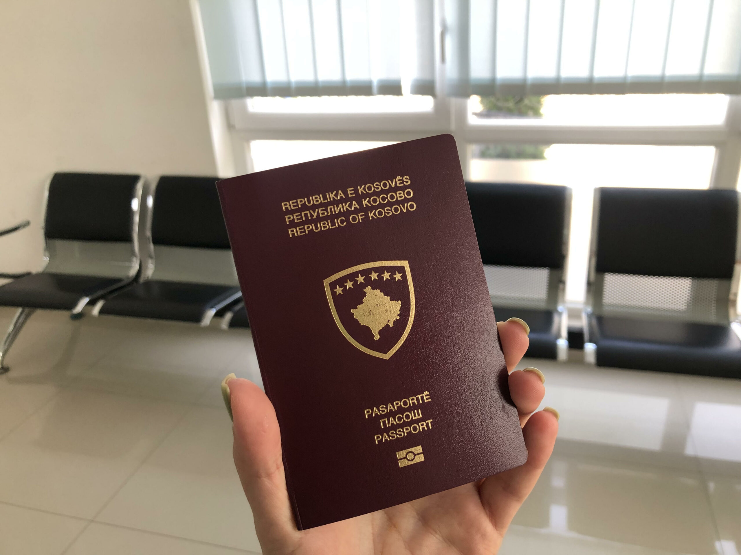 Liberalizimi ndikon që rreth 600 serbë të marrin pasaporten e Kosovës