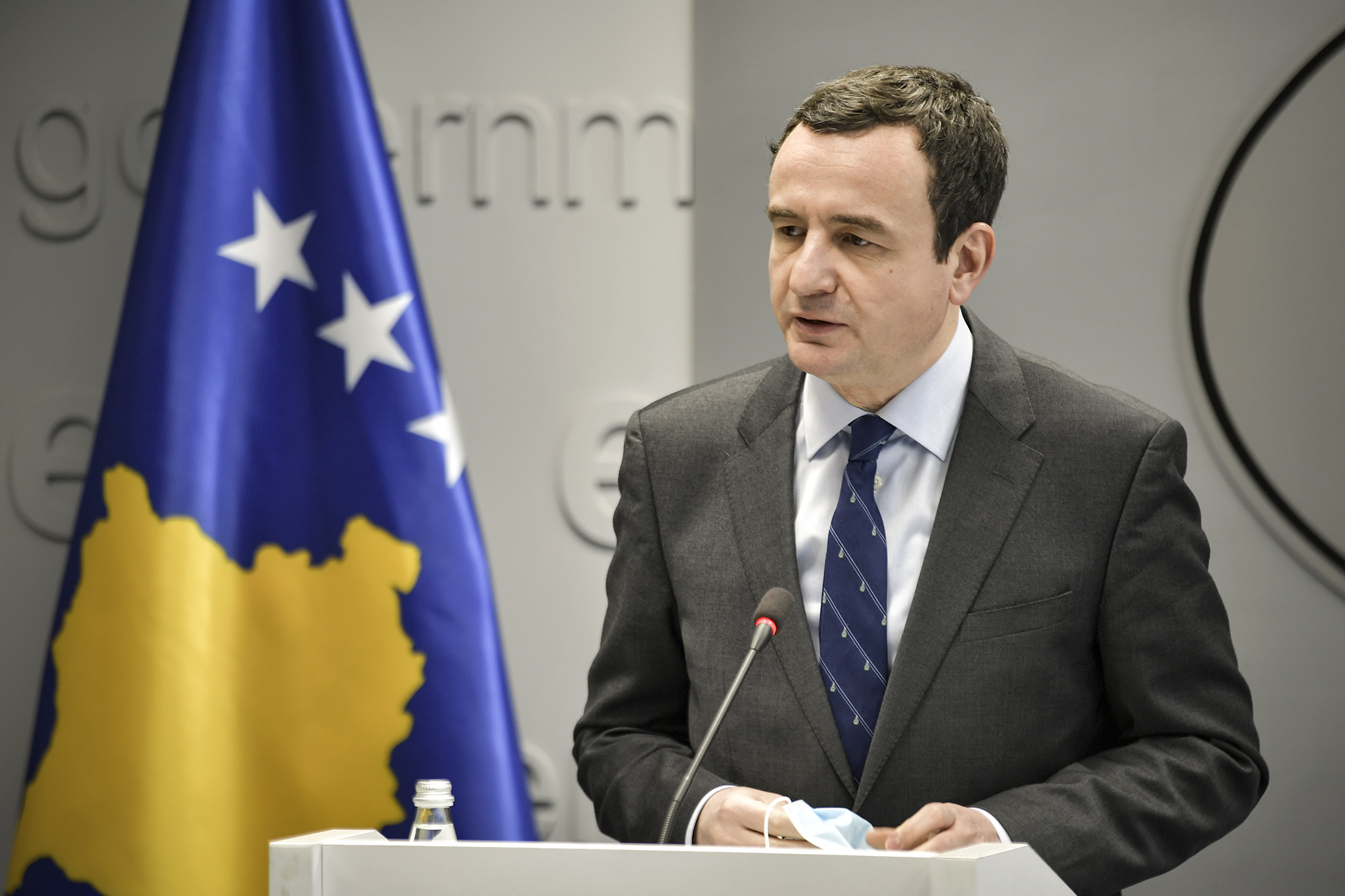 Kurti i prerë: Vendimi për dinarin, i panegociueshëm