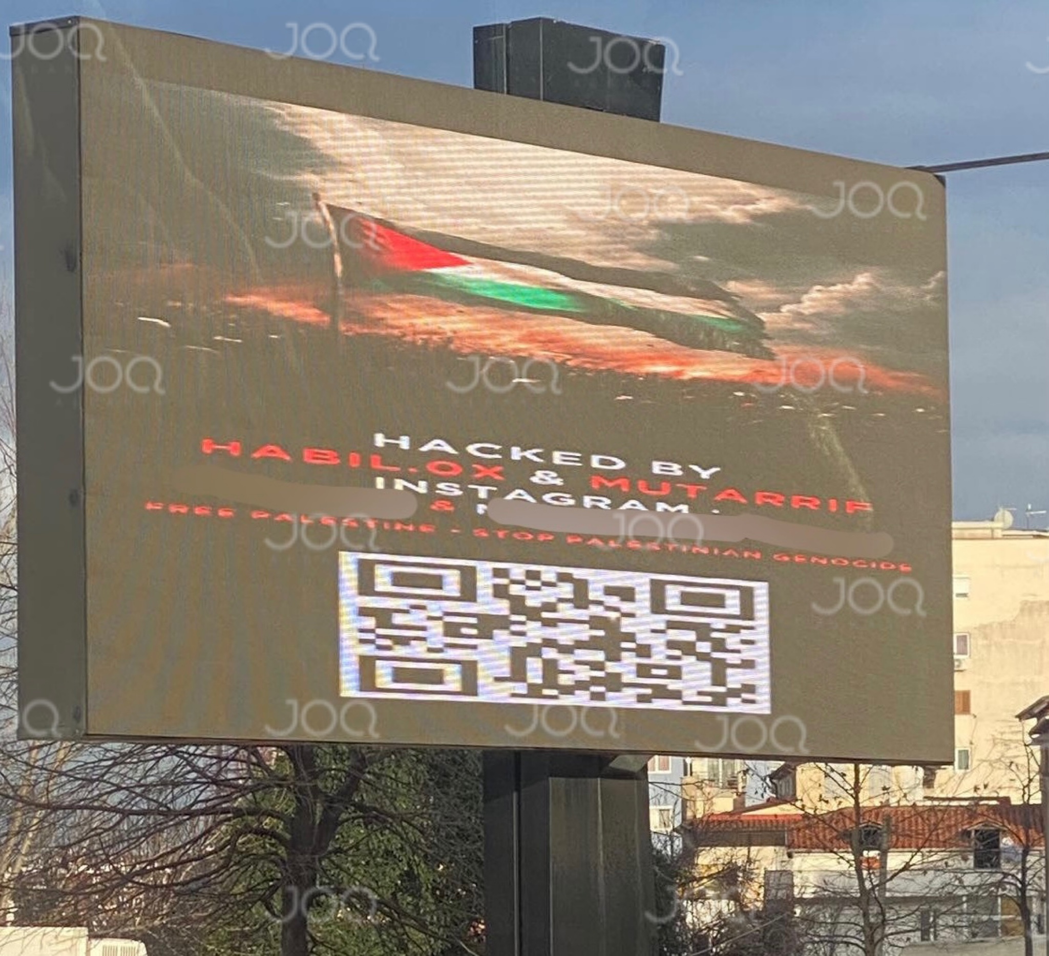 Hakerohen bannerat verbues të Veliajt në Tiranë/ “Ndaloni gjenocidin në Palestinë!”