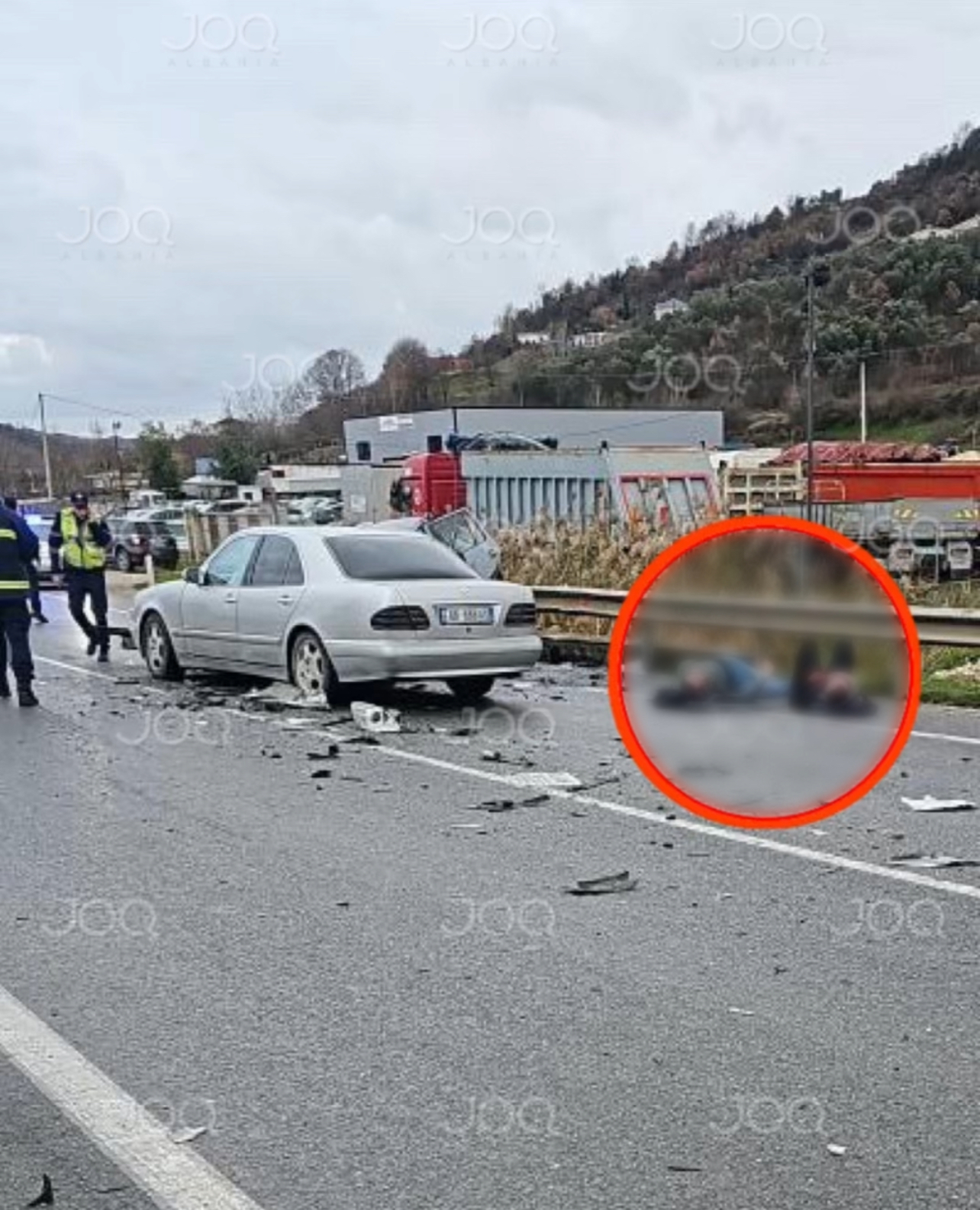 Dalin pamjet e aksidentit të rëndë/ Citroeni i bërë “grusht”