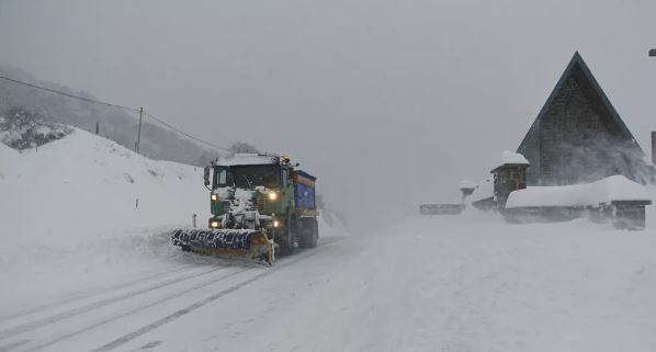 Kjo është gjendja e rrugëve në Kosovë pas reshjeve të borës