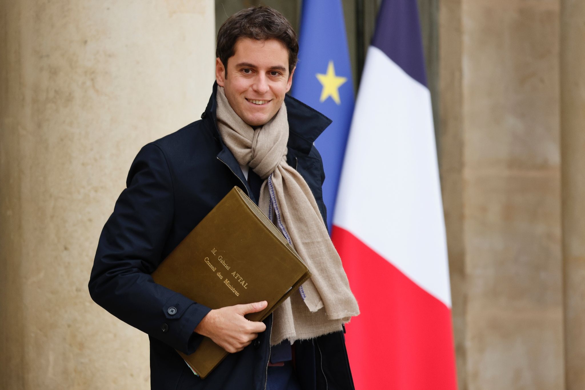 Një 34-vjeçar homoseksual, kryeministri i ri i Francës