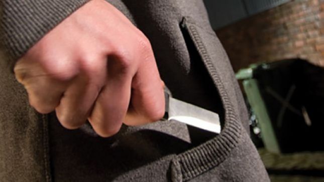 Theret me thikë një person në Vushtrri, arrestohet autori