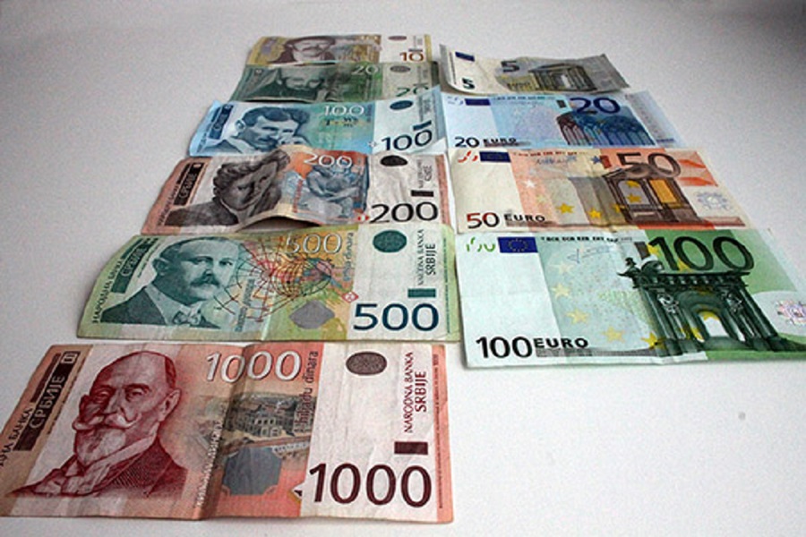 BQK insiston dhe rithekson: Për pagesa në Kosovë mund të përdoret vetëm euro-ja