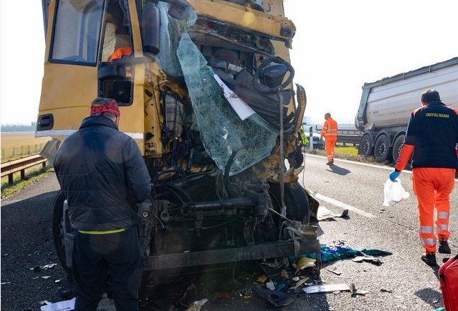 Shqiptari, shofer kamioni humb jetën në aksidentin masiv në Itali