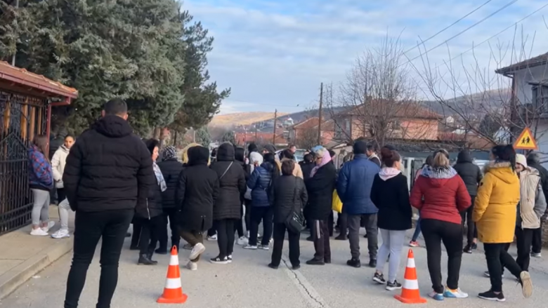 Paralelja shqipe në Çashkë, dyert e shkollës për nxënësit shqiptarë të mbyllura që nga shtatori