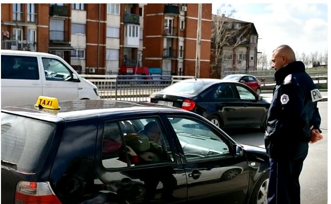 Inspektorati i Prishtinës në aksion, gjobiten taksistët ilegalë