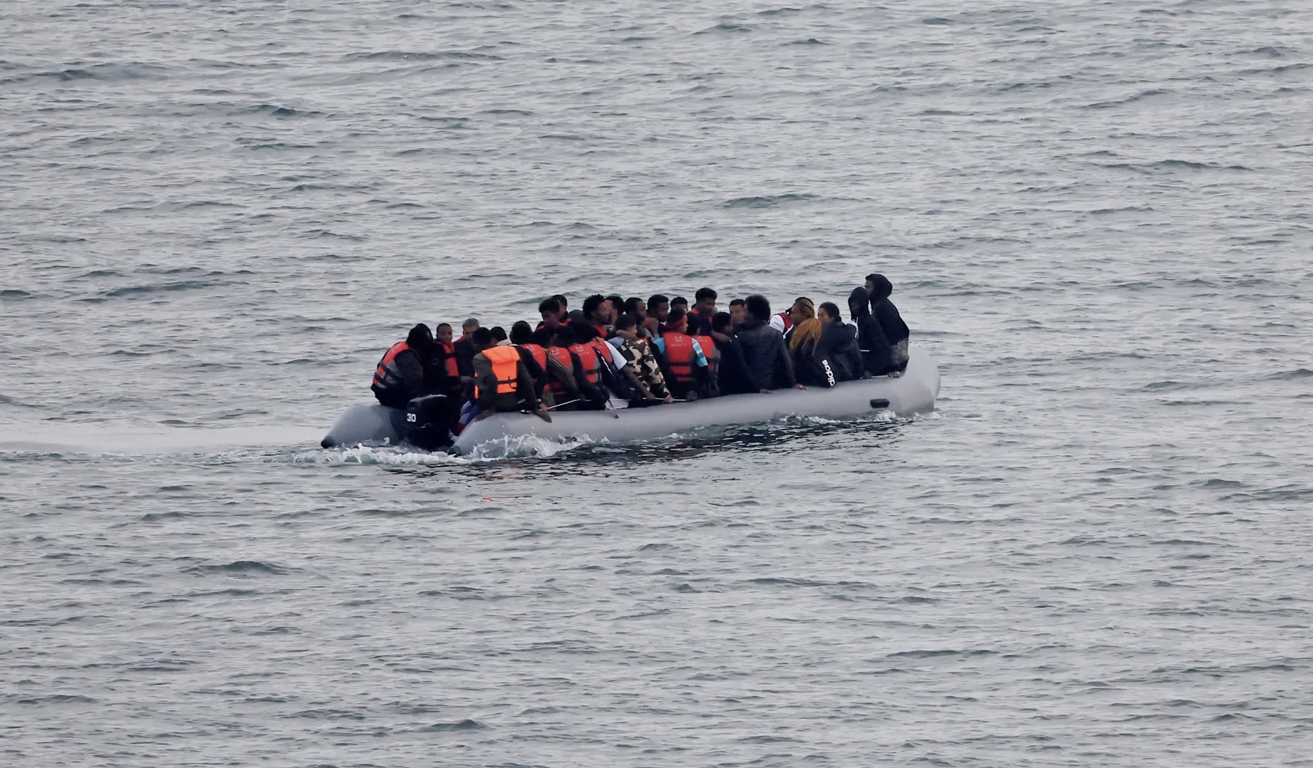 Përmbyset gomonia e emigrantëve në Kanalin Anglez, humb jetën 7-vjeçarja