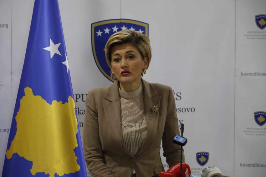 Kusari-Lila: Vazhdimi i mbajtjes së masave ndaj Kosovës s’ka kuptim