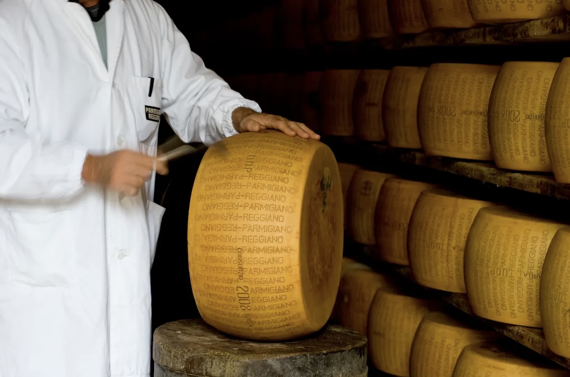 Itali/ 26-vjeçari shqiptar vjedh 250 kg djathë me vlerë 6000€