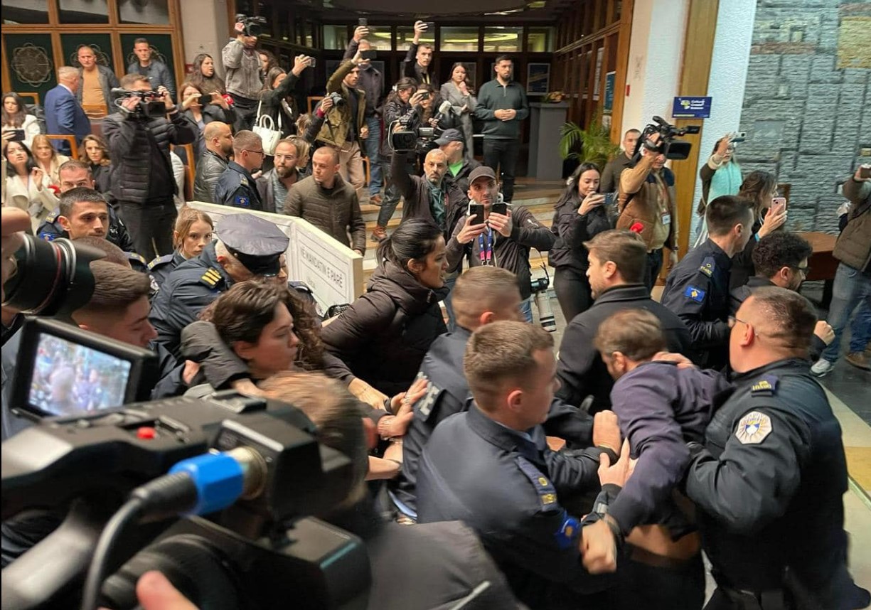 Në aksionin e PSD-së kundër ministres Nagavci, arrestohen nëntë aktivistë